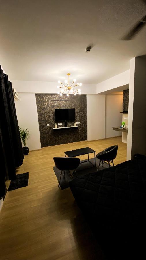 Black Pearl Dlf My Pad 러크나우 외부 사진